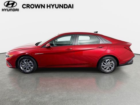 Certified 2024 Hyundai Elantra SEL FWD image 8