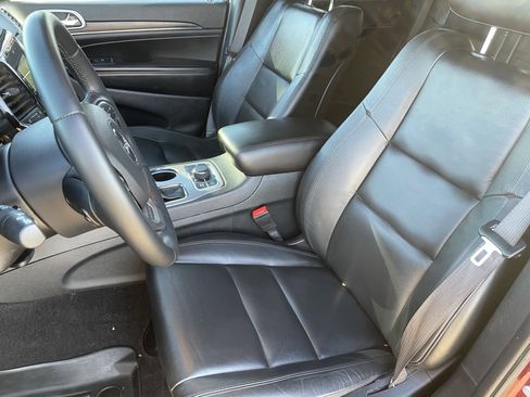 Used 2022 Jeep Grand Cherokee Limited image 20