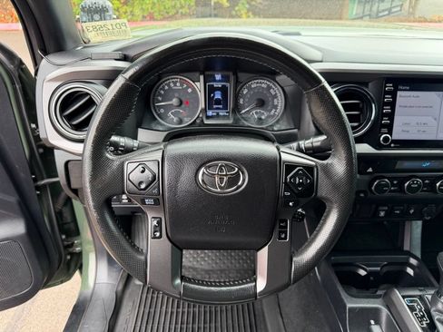 Used 2021 Toyota Tacoma TRD Off-Road AWD/4WD image 19