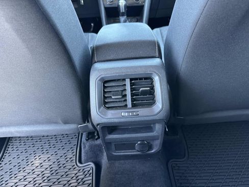 Used 2021 Volkswagen Tiguan S image 17