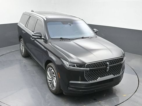 Used 2025 Lincoln Navigator Reserve AWD/4WD image 42