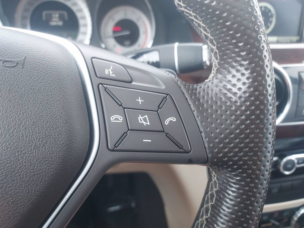 Used 2014 Mercedes-Benz GLK 250 BlueTEC 4MATIC image 21