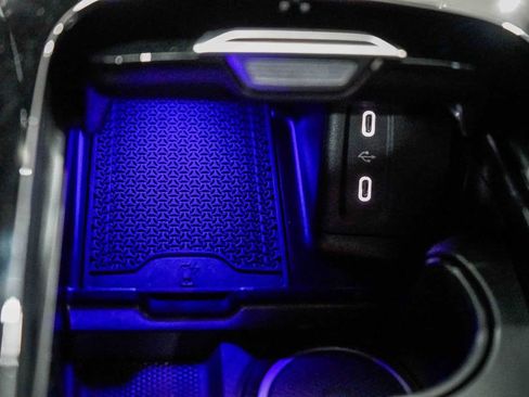 Used 2025 Mercedes-Benz GLC 350e 4MATIC image 22