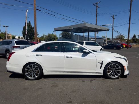 Used 2016 Cadillac CTS V w/ Luxury Package RWD image 8