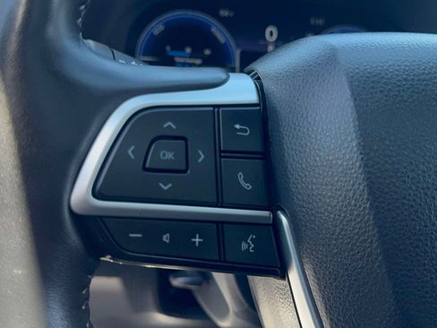 Used 2023 Toyota Highlander Limited image 17