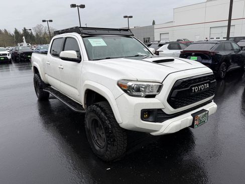 Used 2017 Toyota Tacoma TRD Sport w/ Tow Package image 7