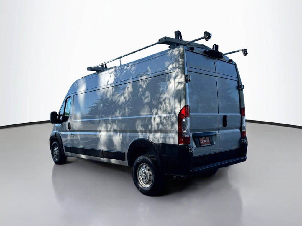 Used 2023 RAM ProMaster 2500 w/ Driver Convenience Group FWD image 5