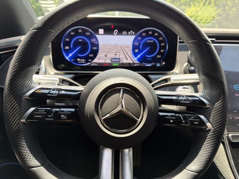 Used 2022 Mercedes-Benz EQS 450+ Sedan image 18