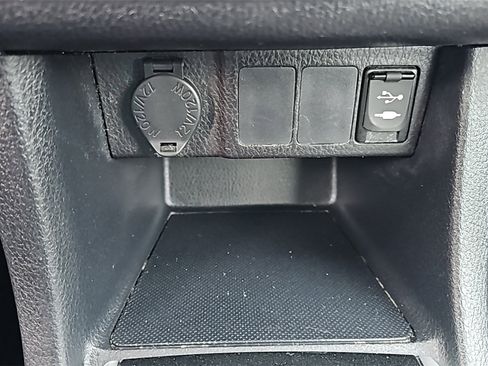 Used 2018 Toyota Corolla LE image 20