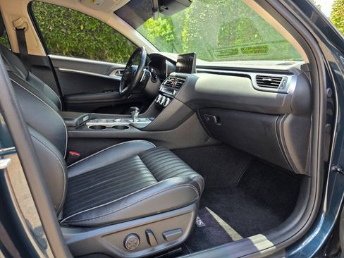 Used 2022 Genesis G70 2.0T w/ Prestige Package RWD image 39