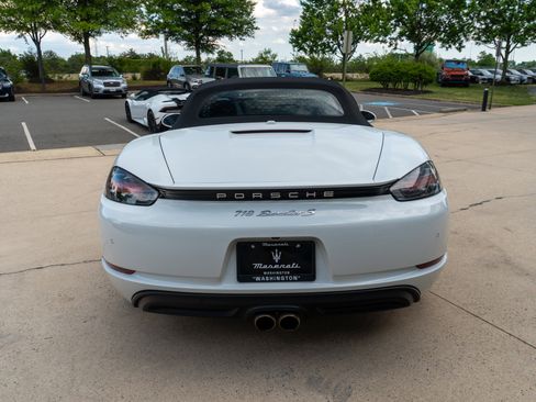 Used 2024 Porsche 718 Boxster S RWD image 4