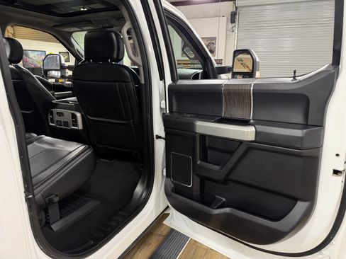 Used 2021 Ford F250 Lariat w/ Tremor Off-Road Package AWD/4WD image 18