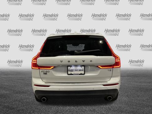Used 2021 Volvo XC60 T5 Momentum w/ Premium Package image 9