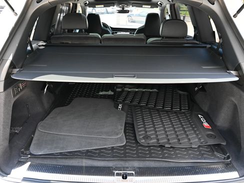 Used 2025 Audi SQ7 Premium Plus AWD/4WD image 48