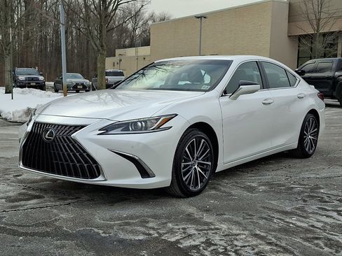 Certified 2025 Lexus ES 300h w/ Premium Package image 3
