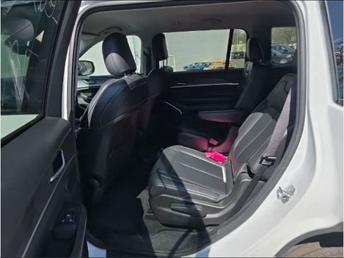 Used 2022 Jeep Grand Cherokee L Limited image 11