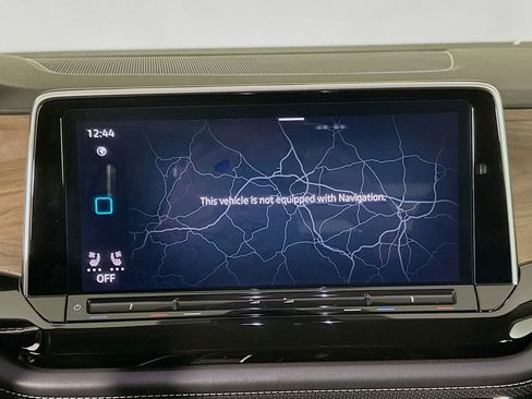 Used 2025 Volkswagen Atlas SE image 22