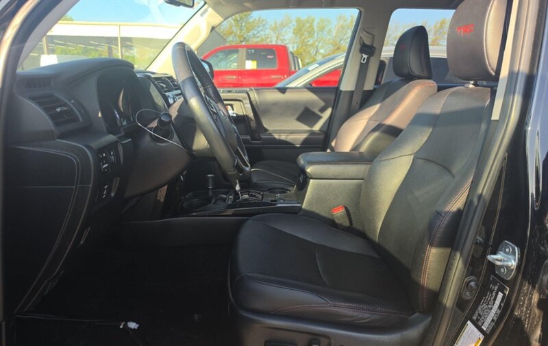 Used 2018 Toyota 4Runner TRD Pro AWD/4WD image 9