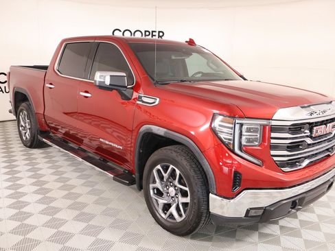 Used 2022 GMC Sierra 1500 SLT RWD image 1
