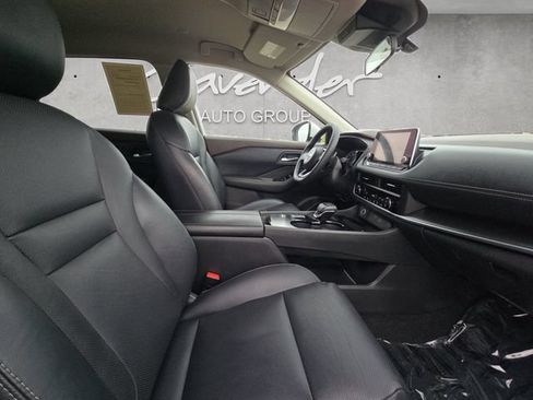 Used 2023 Nissan Rogue SV FWD image 24