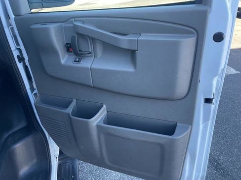 Used 2022 Chevrolet Express 3500 LS image 39