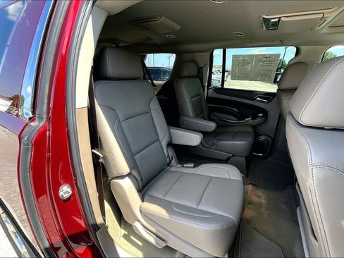 Used 2017 Chevrolet Suburban Premier AWD/4WD image 36