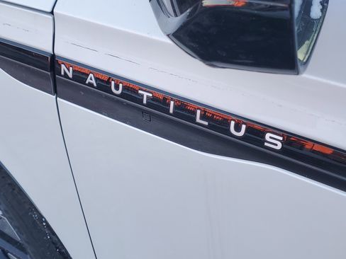 New 2026 Lincoln Nautilus Reserve w/ Jet Appearance Package image 7
