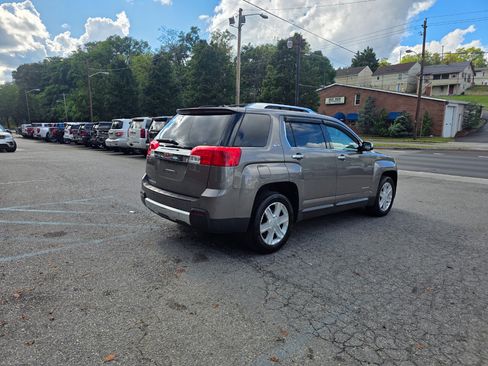 Used 2011 GMC Terrain SLT w/ Cargo Package image 5