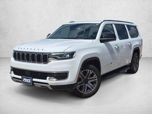 Used 2024 Jeep Wagoneer L Series II RWD image 16