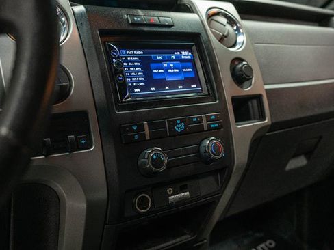 Used 2011 Ford F150 XLT w/ XLT Convenience Pkg image 16