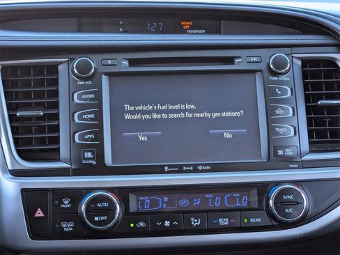 Used 2016 Toyota Highlander Limited image 24