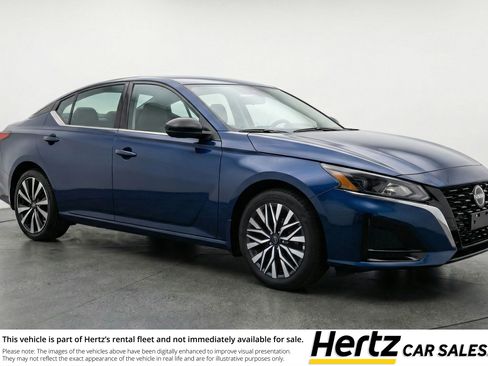 Used 2025 Nissan Altima 2.5 SV image 1