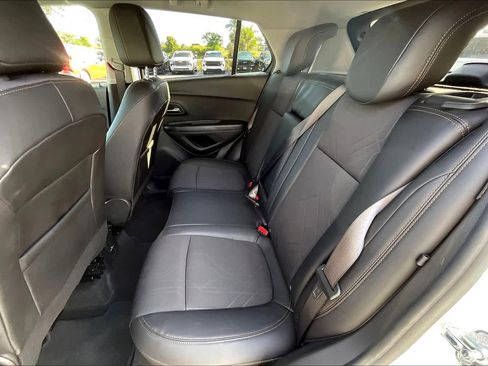 Certified 2022 Chevrolet Trax LT w/ Driver Confidence Package image 25