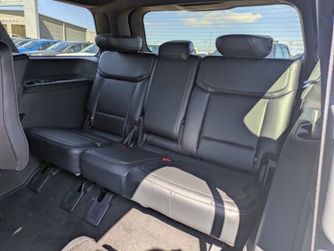 New 2025 Ford Expedition Platinum image 13