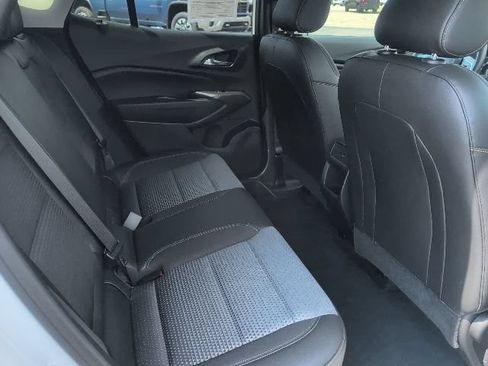Used 2024 Chevrolet Trax LT w/ Sunroof Package FWD image 36
