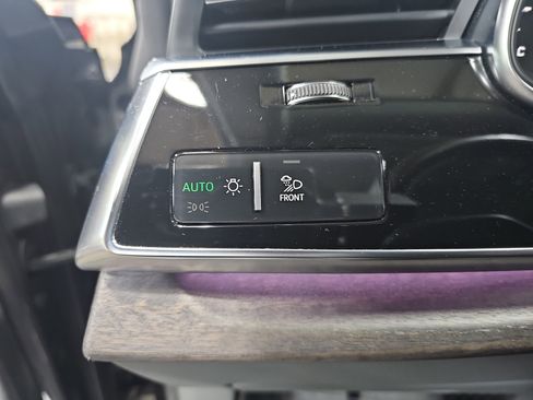 Used 2021 Audi Q8 Prestige image 26