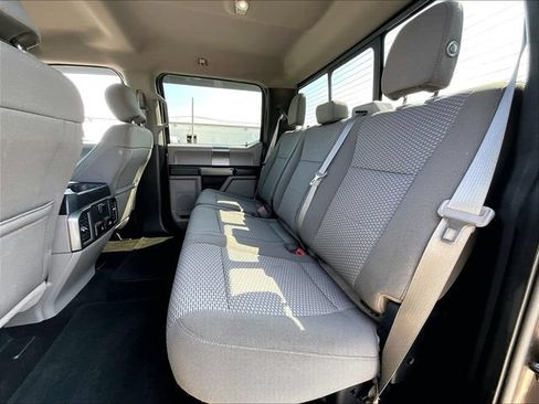 Used 2017 Ford F150 XLT w/ Equipment Group 302A Luxury AWD/4WD image 15