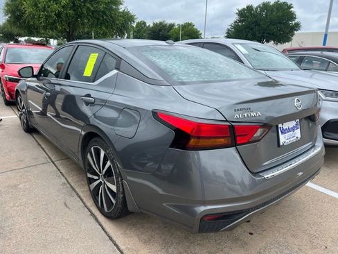 Used 2019 Nissan Altima 2.5 SR w/ SR Premium Package image 2