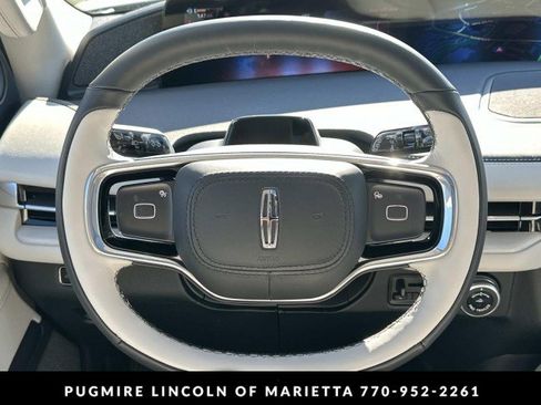 New 2026 Lincoln Navigator Reserve image 26