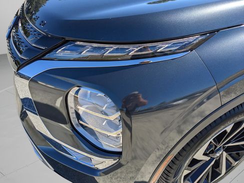 Used 2024 Mitsubishi Outlander SE image 10