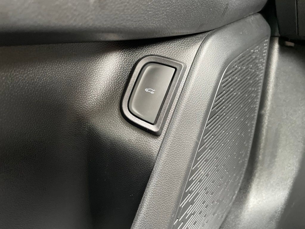 Used 2025 Chevrolet Equinox RS w/ Safety and Technology Package AWD/4WD image 36