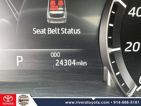 Used 2021 Toyota Highlander XLE AWD/4WD image 41