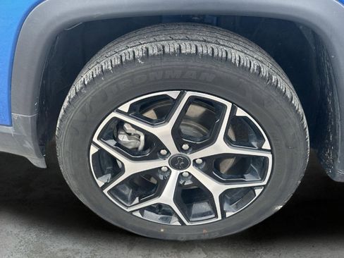 Used 2025 Jeep Compass Limited image 9