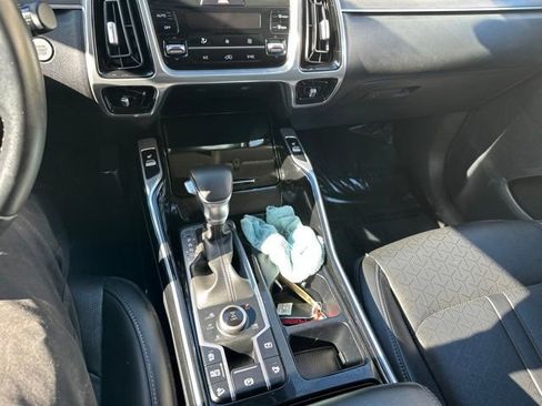 Used 2023 Kia Sorento SX AWD/4WD image 25