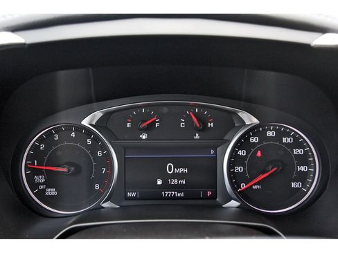 Used 2024 Chevrolet Blazer LT w/ Convenience Package FWD image 13