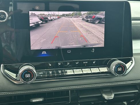 Used 2023 Chevrolet Colorado LT w/ LT Convenience Package II RWD image 30