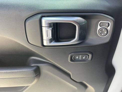 Used 2022 Jeep Wrangler Unlimited Sport AWD/4WD image 17