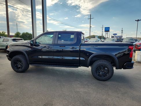 New 2026 Chevrolet Silverado 1500 ZR2 image 2