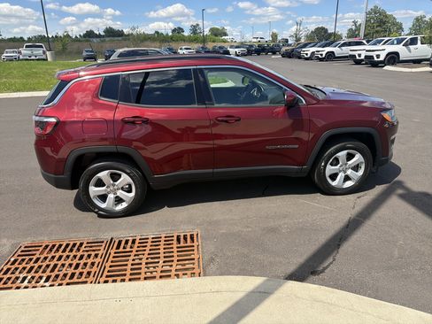 Used 2021 Jeep Compass Latitude AWD/4WD image 11