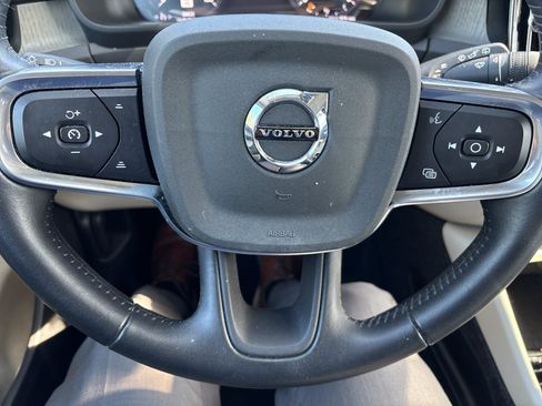 Used 2021 Volvo XC40 T5 Inscription AWD/4WD image 17